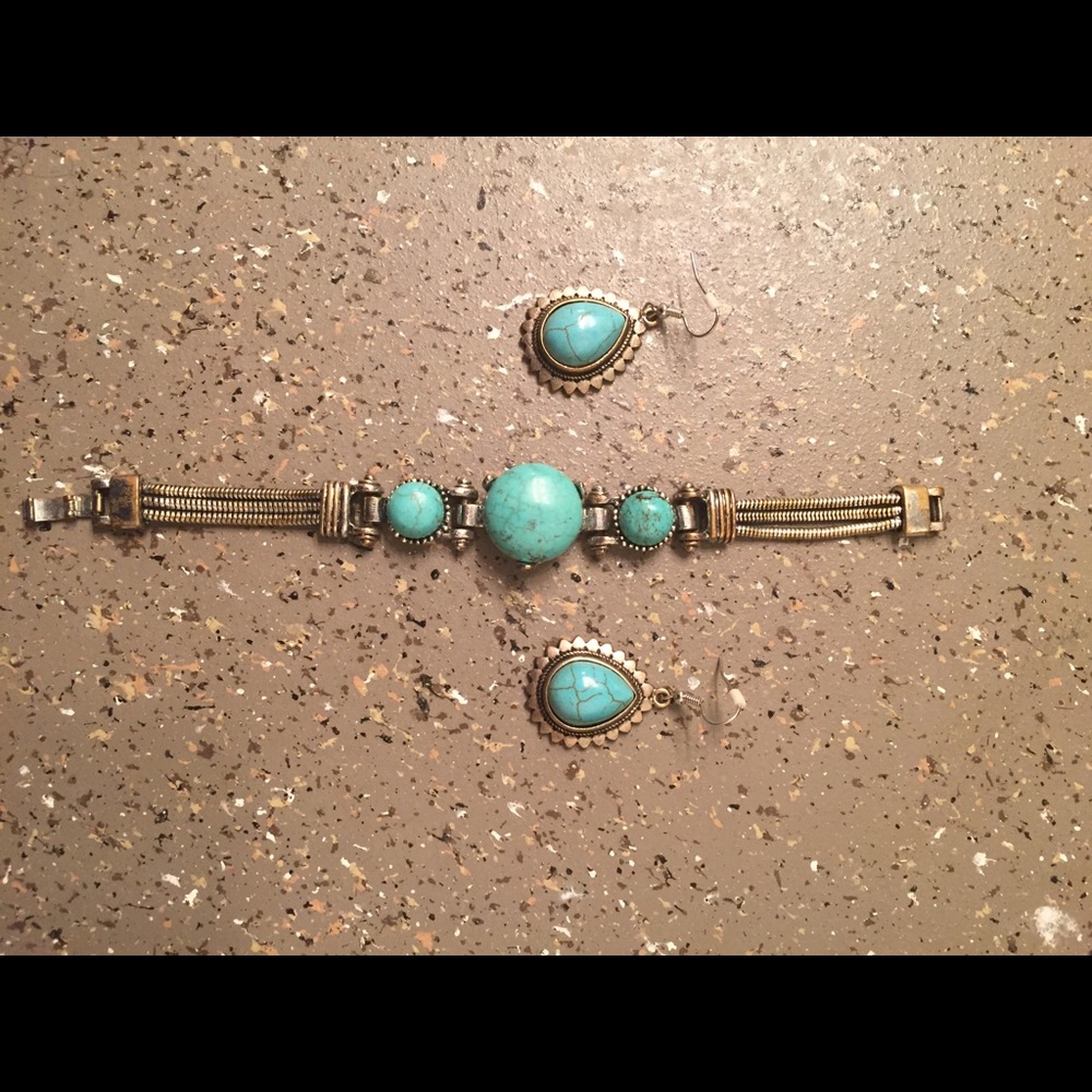 Vintage Turquoise bracelet and earrings set